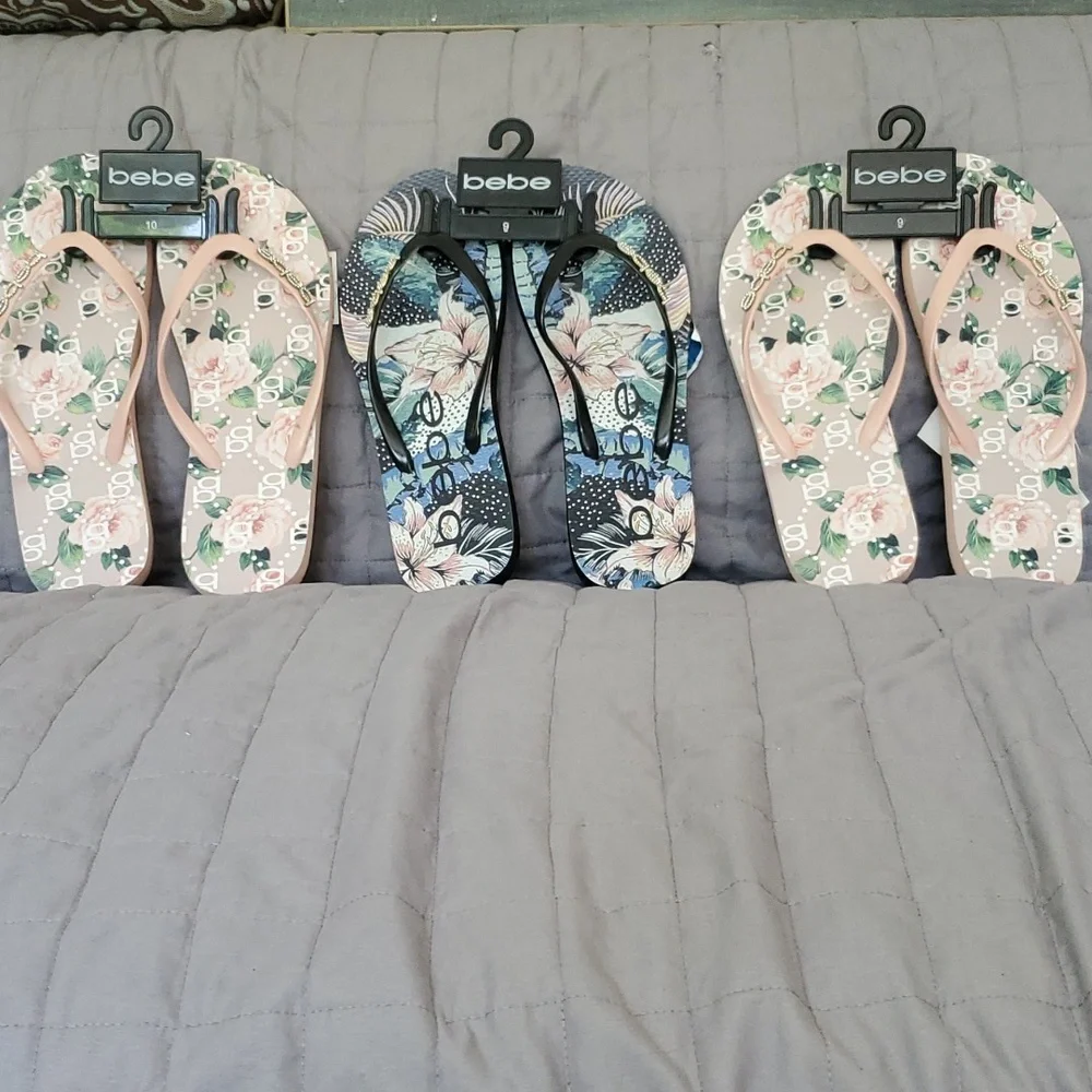 NWT Beach Ready Pink bebe Rhinestone Floral Flip Flops - Picture 10 of 10